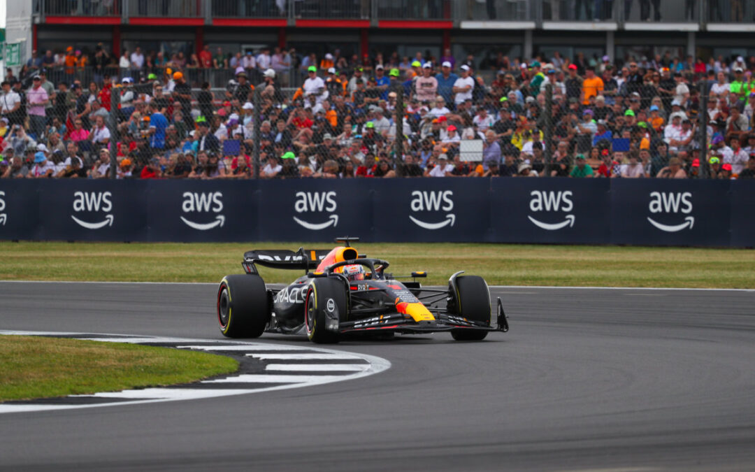 Verstappen in pole a Silverstone, Leclerc 4° e Sainz 5°