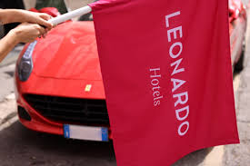 Leonardo Hotels e Ferrari Club Passione Rossa insieme per un viaggio epico: “From Rome to Paris in Red”